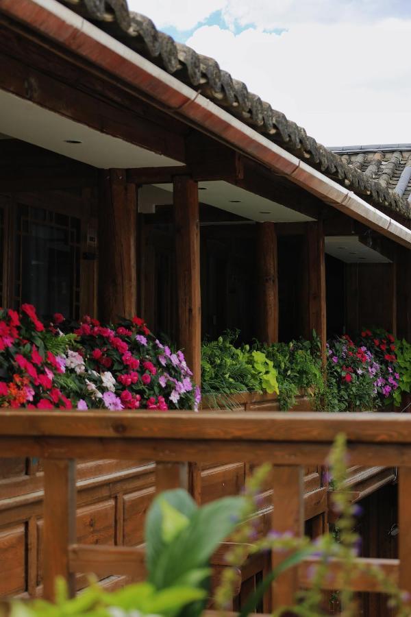 Апартаменты Xiluxiaoxie Saturday 3Nights Airport Free Transfer Лицзян Экстерьер фото